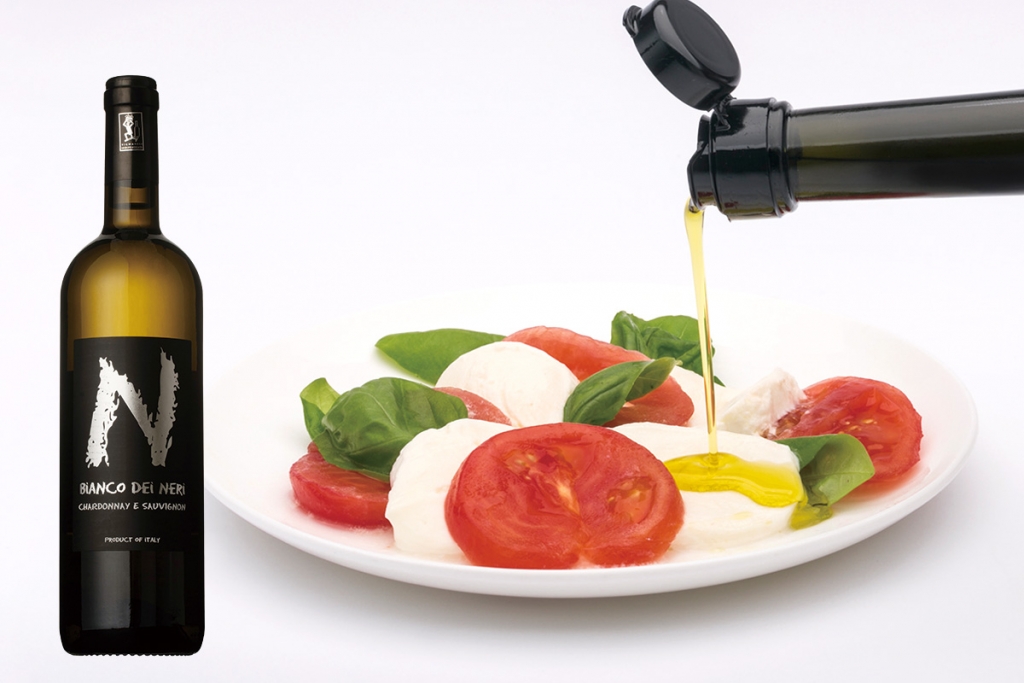 カプレーゼ × ビアンコ・ディ・ネーリ （白ワイン）